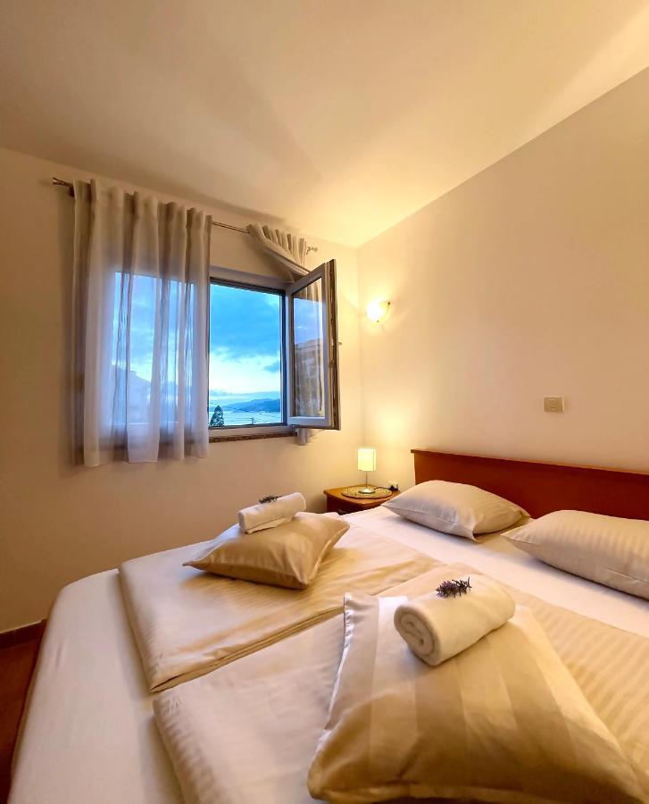 Stina Apartment Seget Vranjica